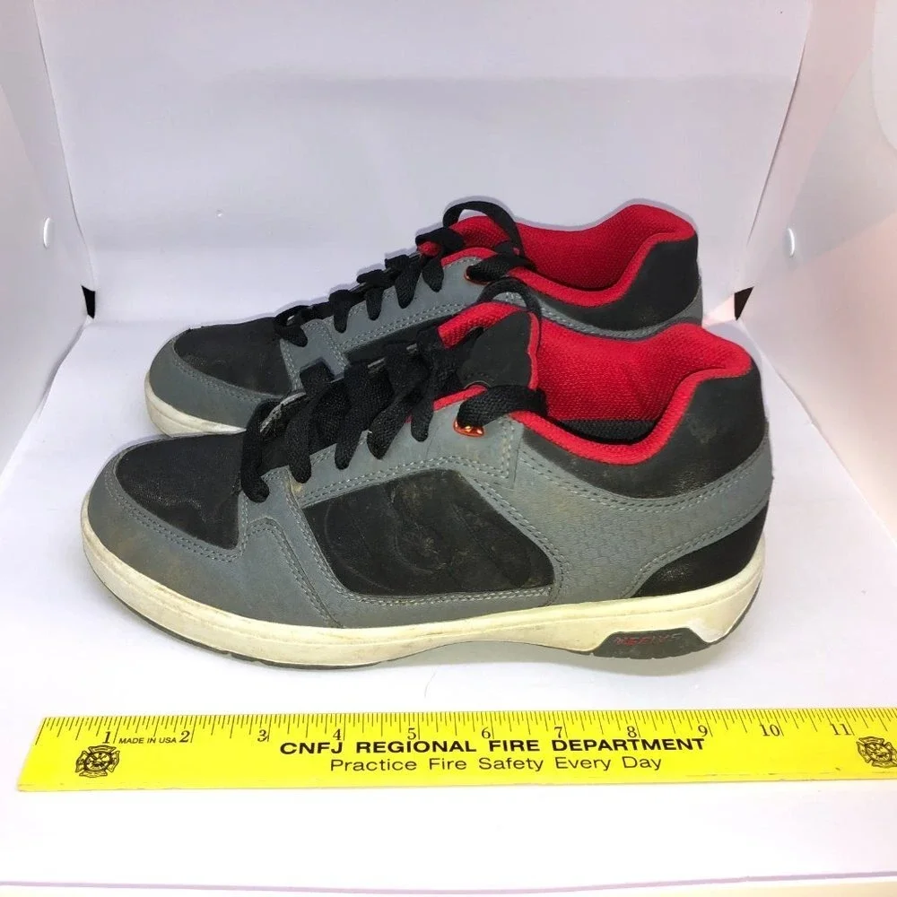 Heelys‎ Black & Gray Sneakers w/Red Piping Men's 7
